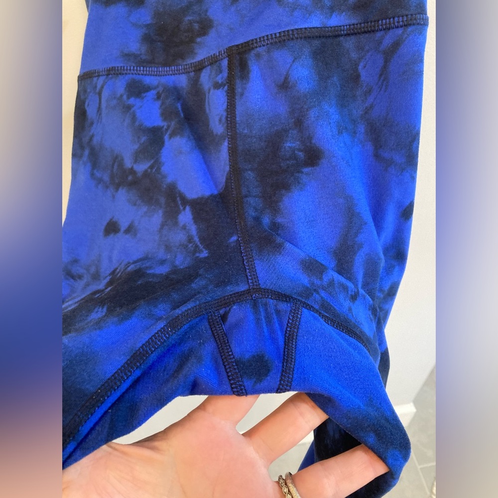 Athleta woman’s black and blue tie dyed full length leggings size medium - Picture 3 of 5